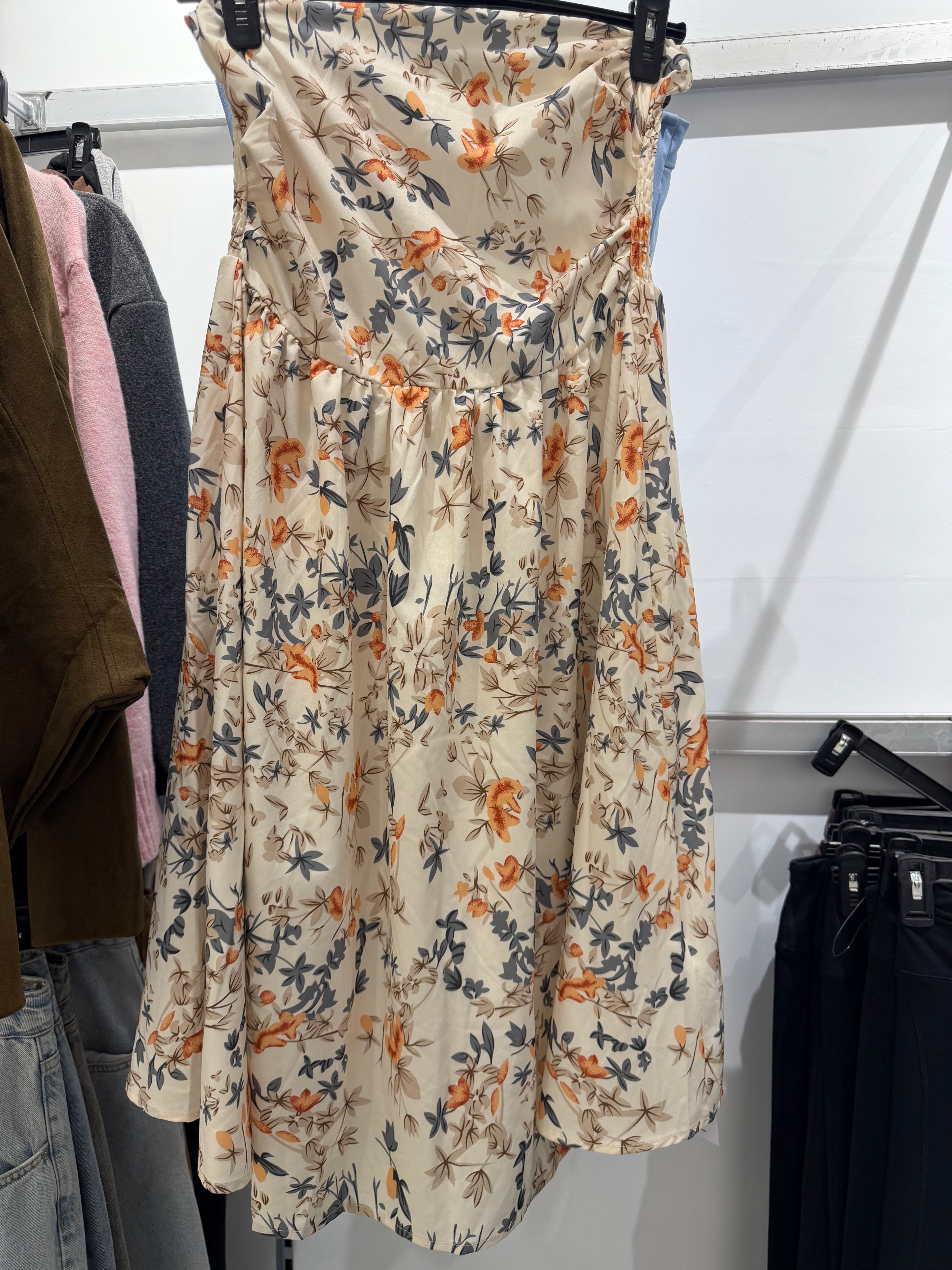 Sleeveless flower dress