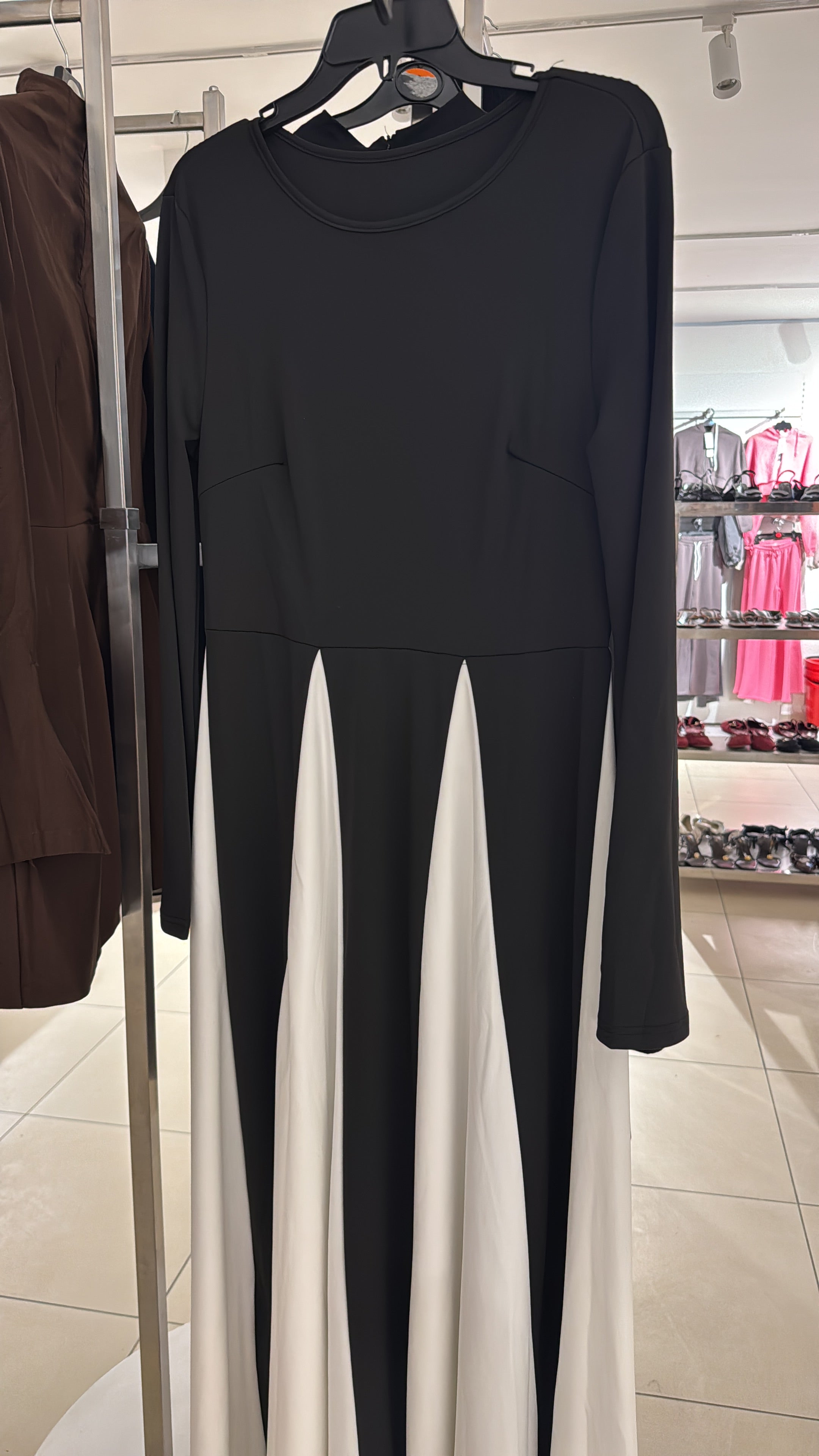 SHEIN black and white color block maxi dress with a pleated A-line