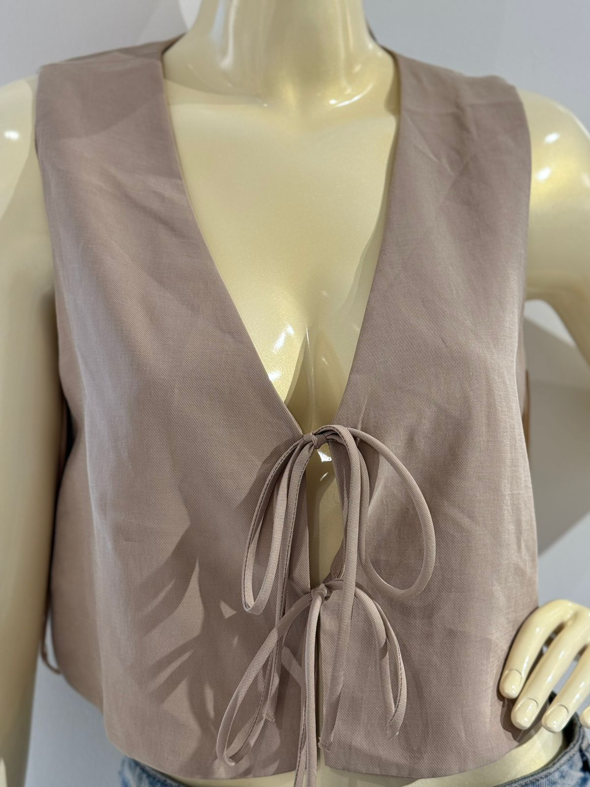 Primark women’s sleeveless tie-front vest