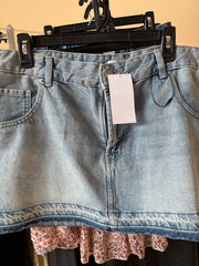 Mid rise denim mini skirt