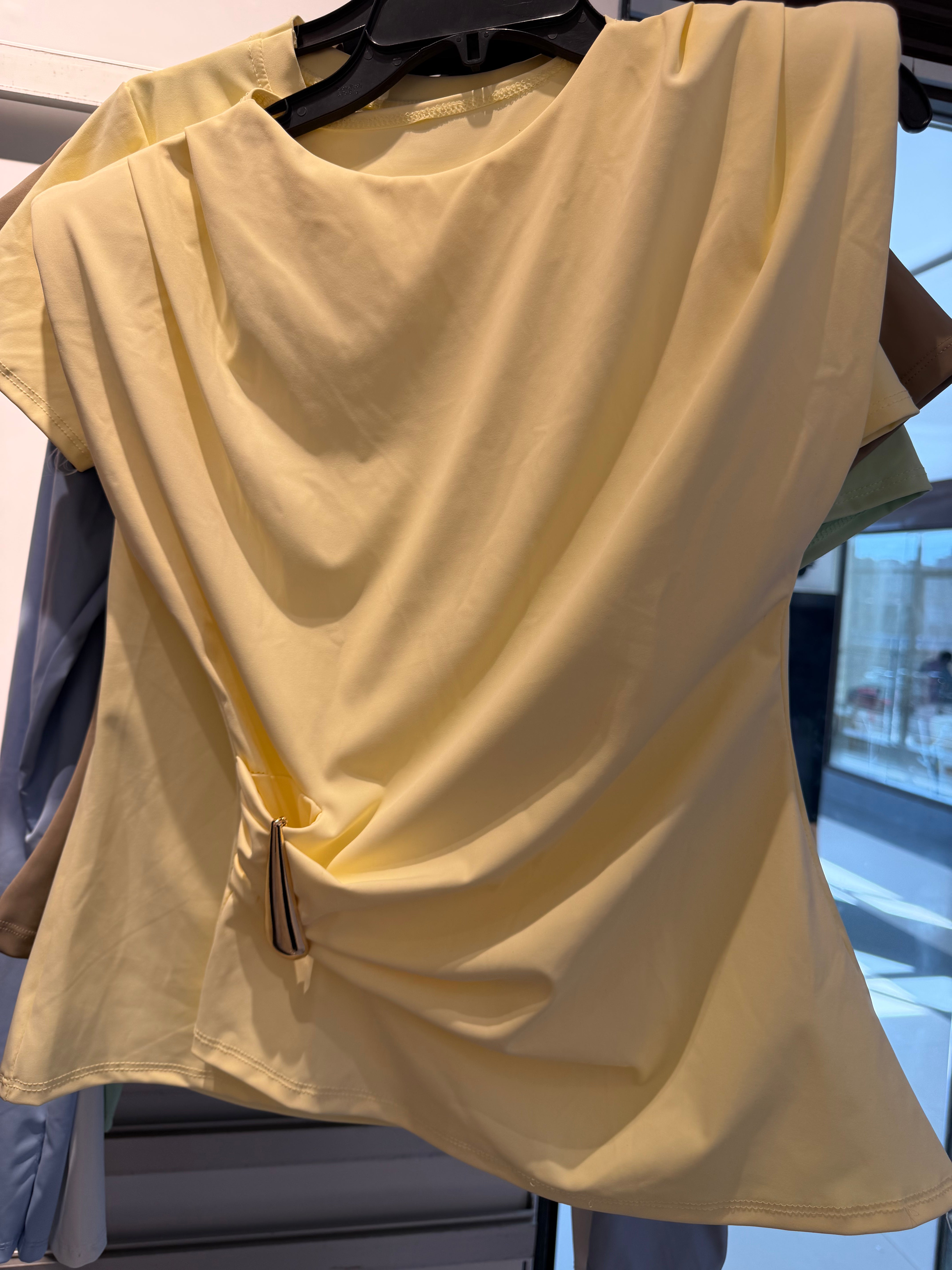 Gold buckle top