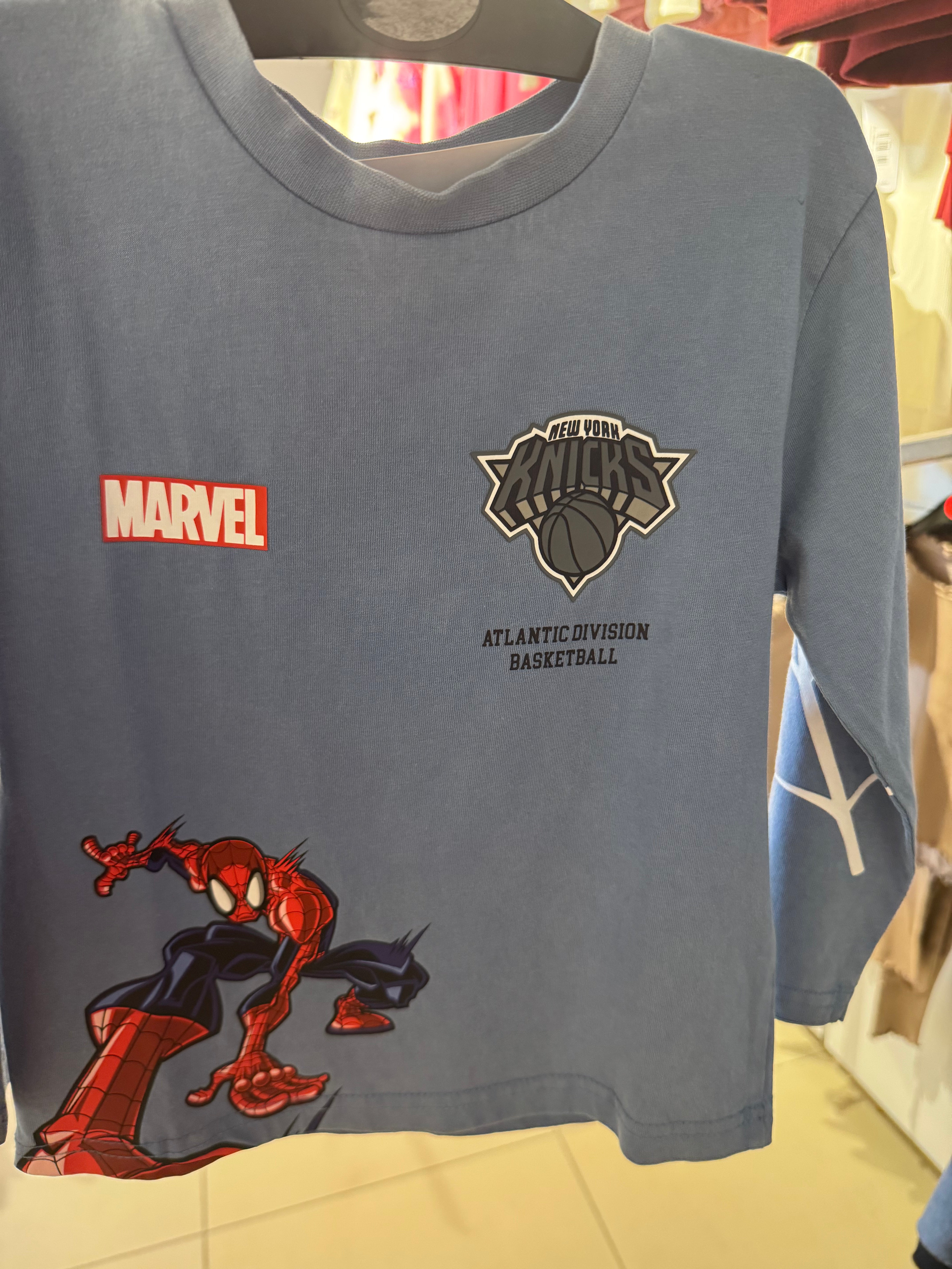 Nba New York Knicks & Marvel Spider-Man T-Shirt